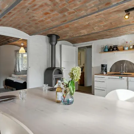 2 Bedroom Pet Friendly In Ringkbing *
